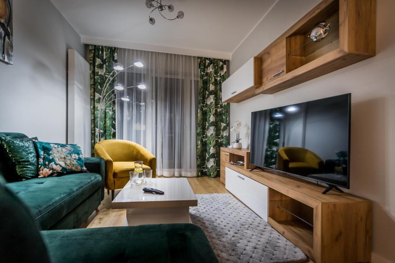 Resinest Apartamenty Jurowiecka J15 Бялисток Екстериор снимка