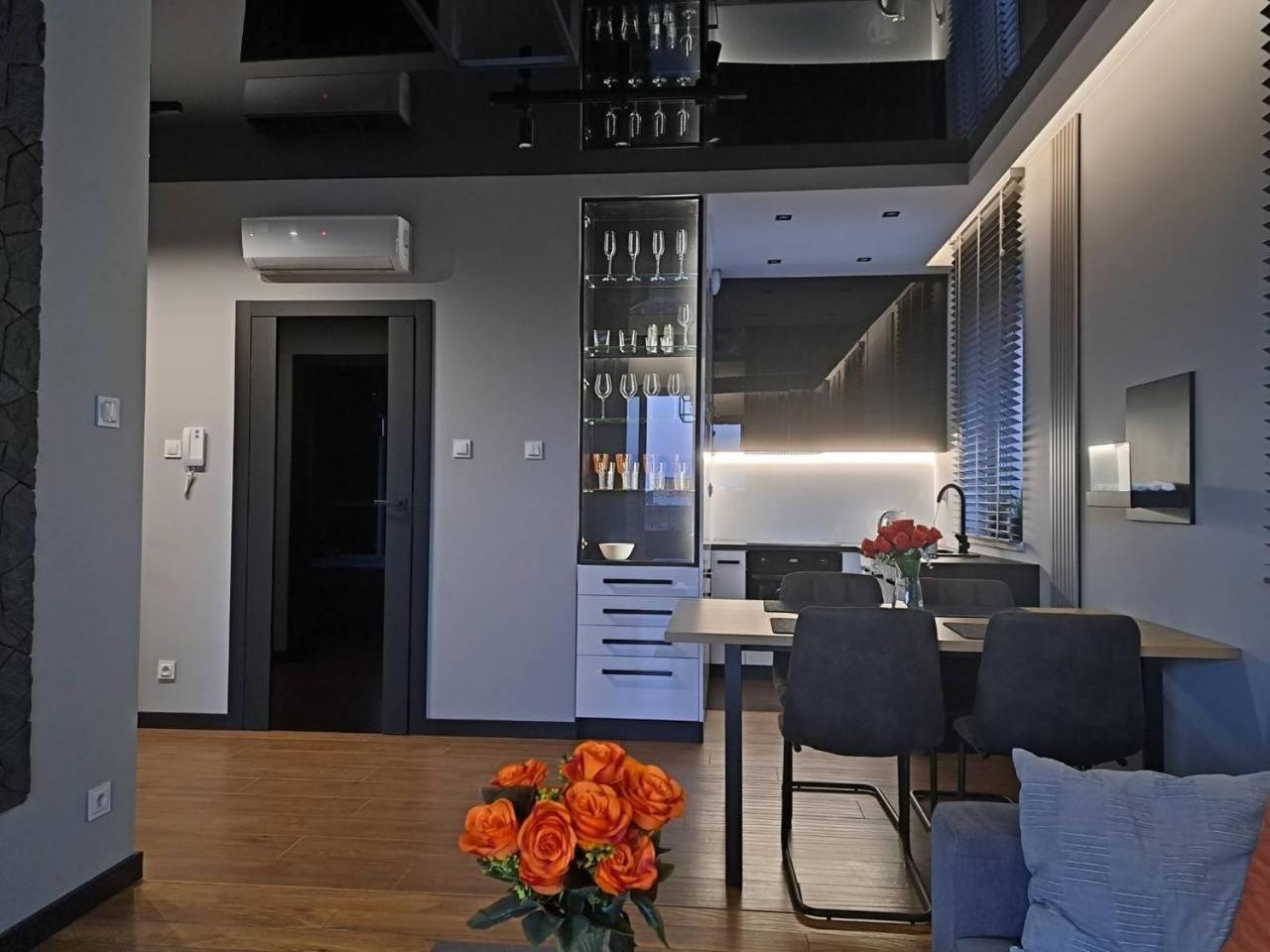 Resinest Apartamenty Jurowiecka J15 Бялисток Екстериор снимка